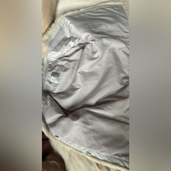 White/Cream Vintage Saga Fox Fur Jacket - Picture 7 of 10